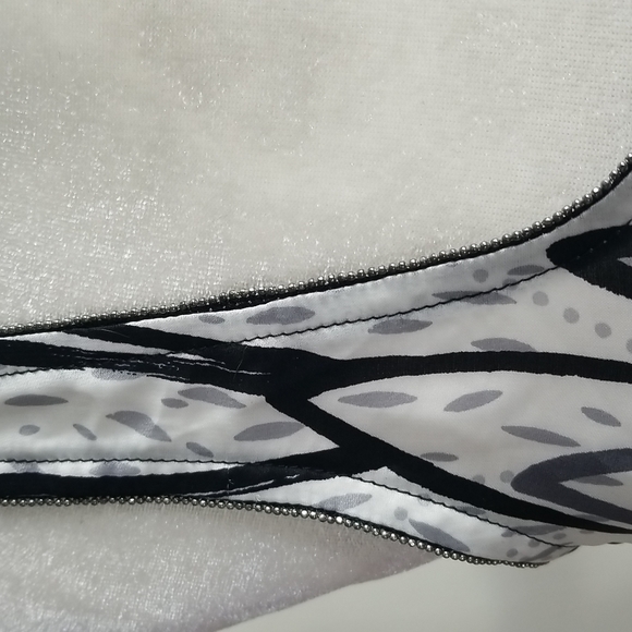 Top - Picture 3 of 5